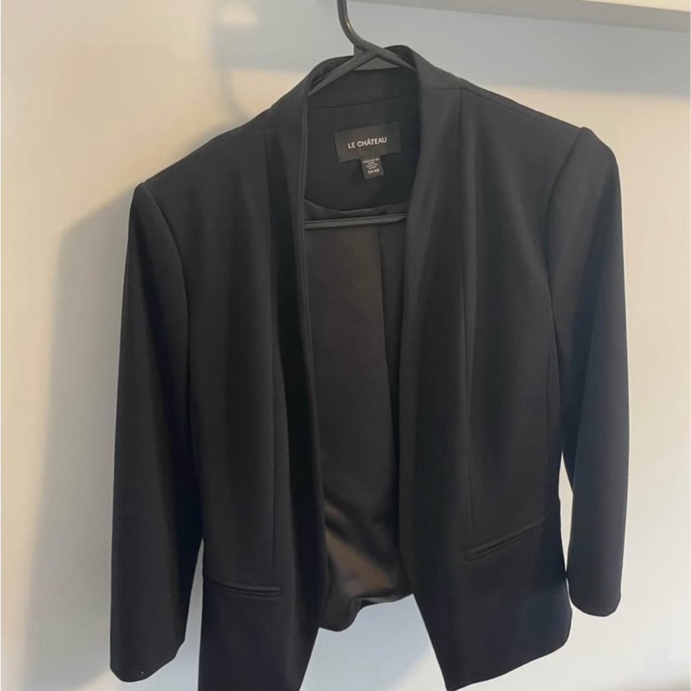 Le Chateau Black Blazer Modern Fitted Style
